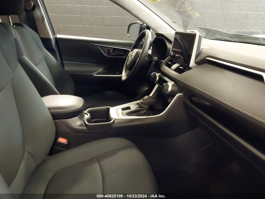 2024 TOYOTA RAV4 LE - 2T3G1RFV4RC435200