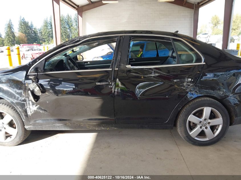 2008 Volkswagen Jetta Se/Sel VIN: 3VWRM71K88M130991 Lot: 40625122