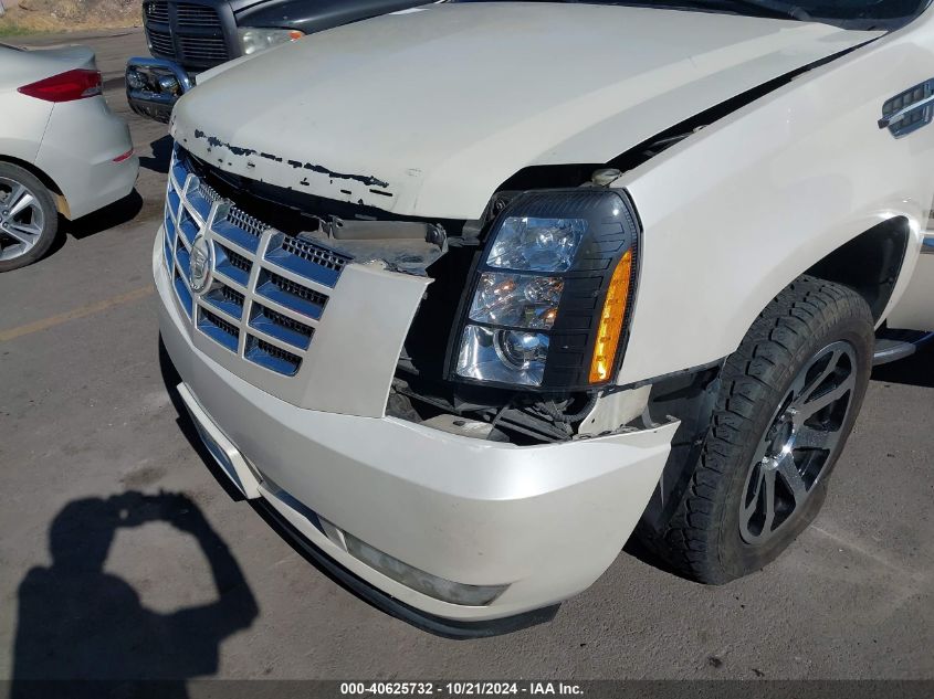 2007 Cadillac Escalade Luxury VIN: 1GYEC63837R427352 Lot: 40625732