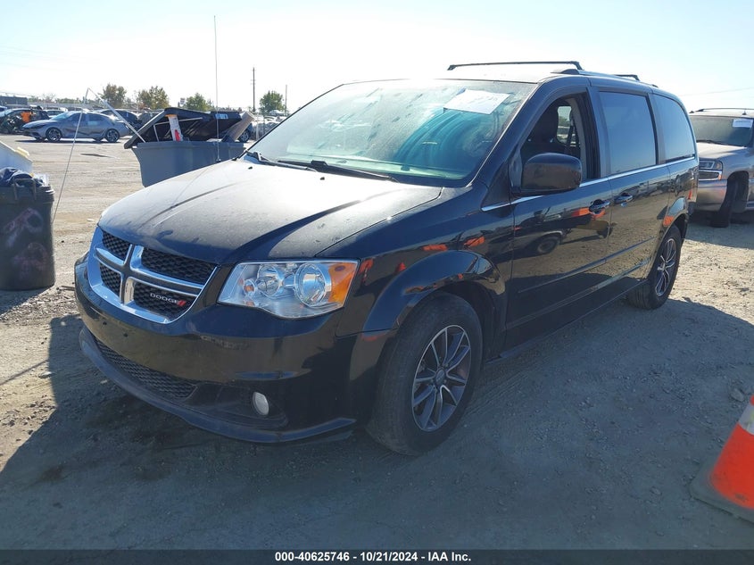 VIN 2C4RDGCG2HR813323 2017 DODGE GRAND CARAVAN SXT