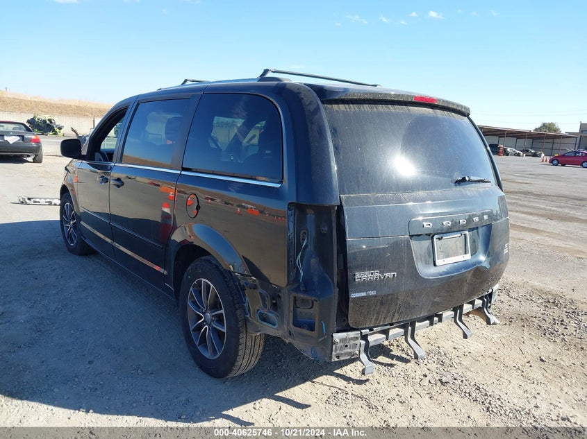 VIN 2C4RDGCG2HR813323 2017 DODGE GRAND CARAVAN SXT