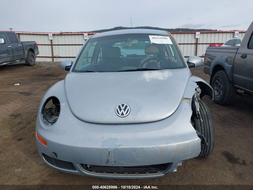 2010 Volkswagen New Beetle 2.5L VIN: 3VWPG3AG2AM016025 Lot: 40625986