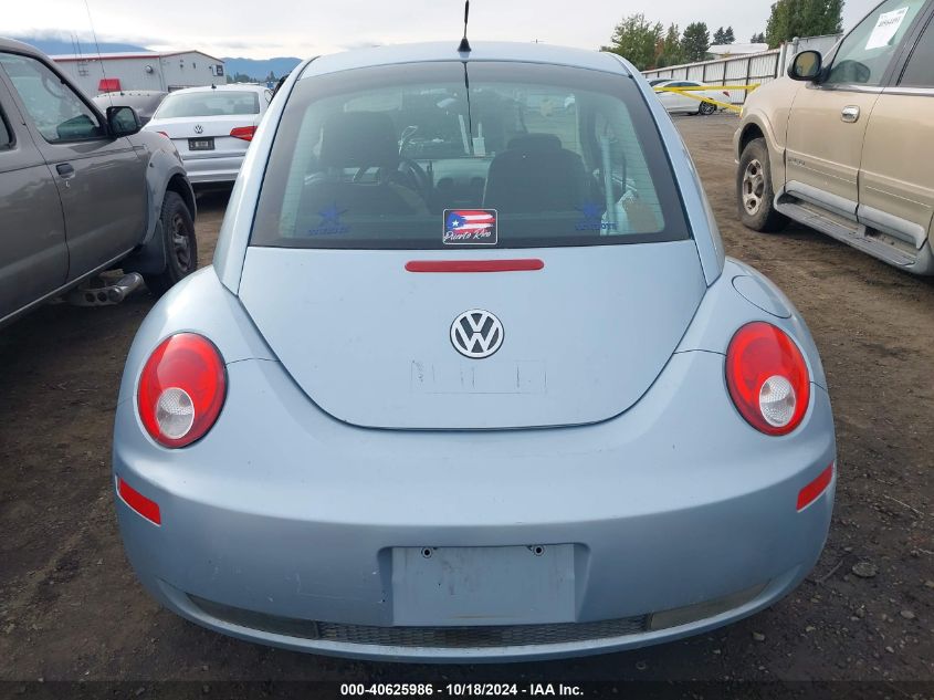 2010 Volkswagen New Beetle 2.5L VIN: 3VWPG3AG2AM016025 Lot: 40625986