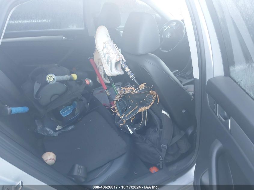 2015 Volkswagen Passat 1.8T Limited Edition VIN: 1VWAT7A3XFC092994 Lot: 40626017