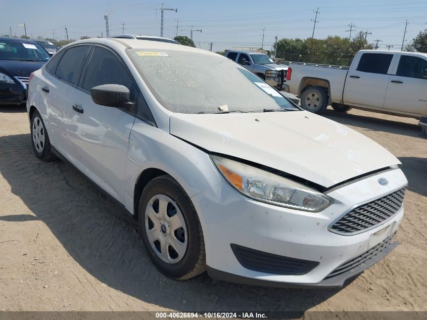 VIN 1FADP3E2XFL305771 2015 FORD FOCUS no.1