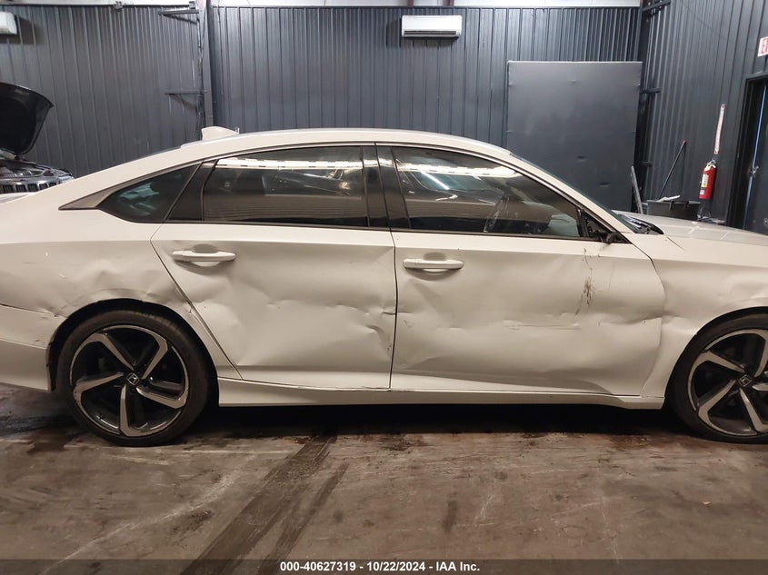 2018 HONDA ACCORD VIN: 1HGCV1F33JA095222