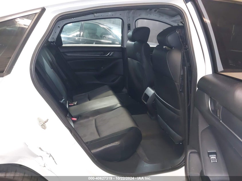 2018 HONDA ACCORD VIN: 1HGCV1F33JA095222