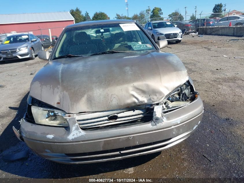 1999 Toyota Camry Ce VIN: 4T1BG22K1XU586477 Lot: 40627734