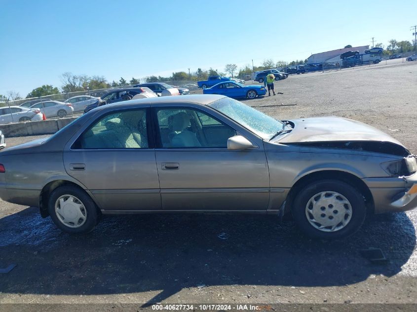 1999 Toyota Camry Ce VIN: 4T1BG22K1XU586477 Lot: 40627734