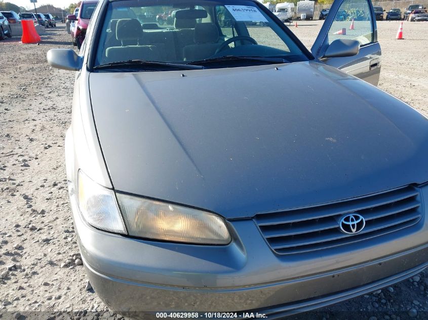 1999 Toyota Camry Le VIN: 4T1BG22K3XU474800 Lot: 40629958