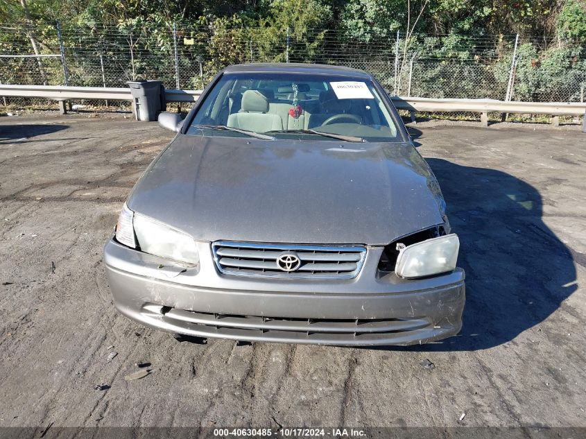 2000 Toyota Camry Le VIN: 4T1BG22K5YU661067 Lot: 40630485