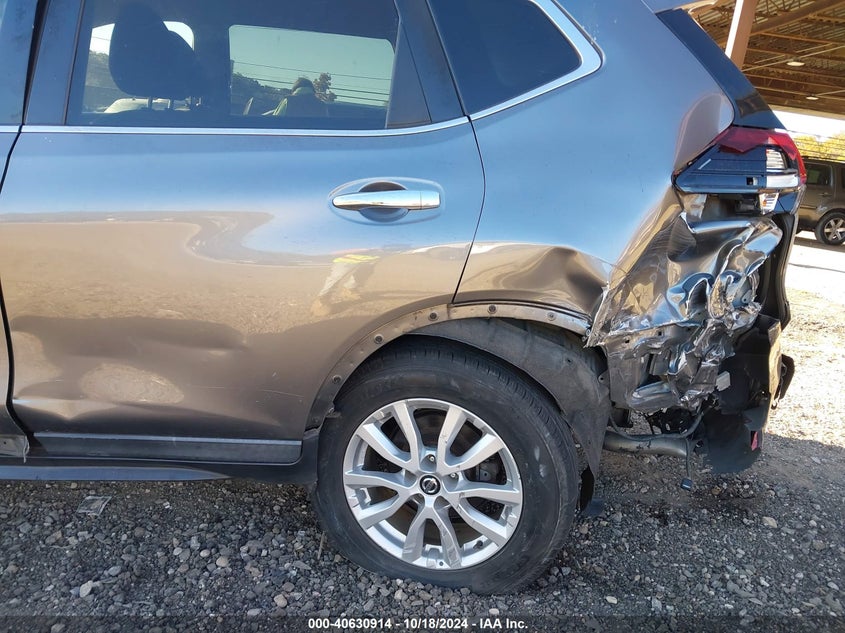 VIN KNMAT2MV4JP559881 2018 NISSAN ROGUE SV