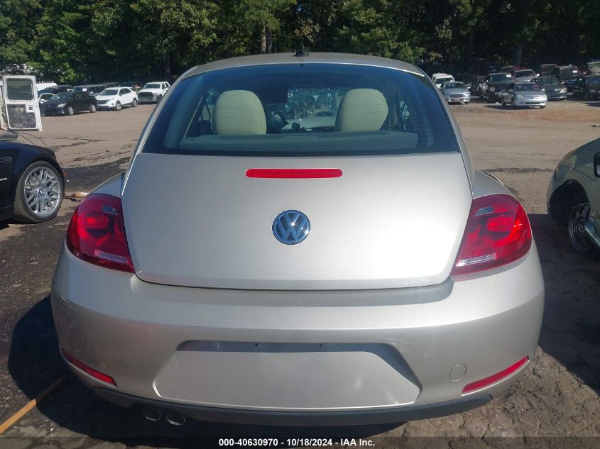 2013 Volkswagen Beetle 2.5L VIN: 3VWJP7AT1DM600835 Lot: 40630970