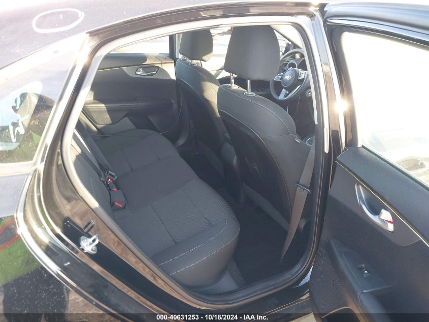 VIN 3KPF24AD2KE106005 2019 KIA FORTE LXS