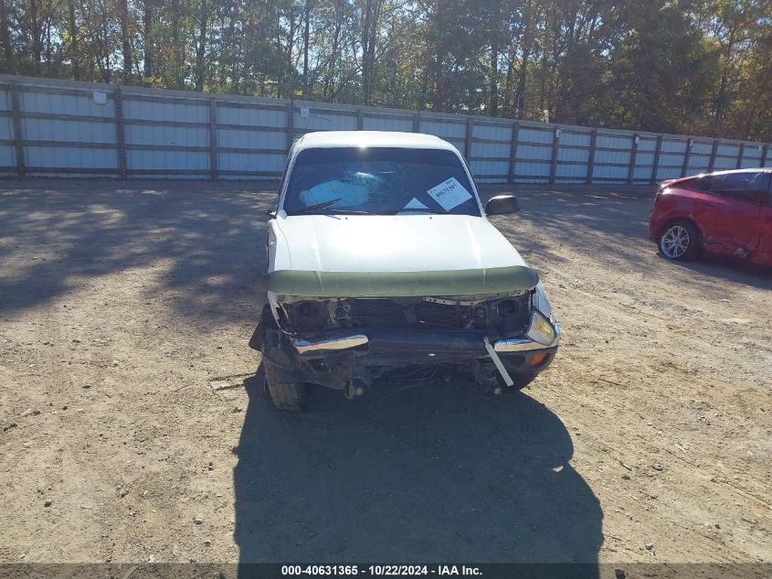 1999 Toyota Tacoma VIN: 4TAWM72N4XZ461302 Lot: 40631365