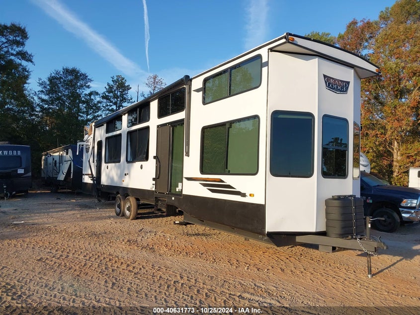 2024 FOREST RIVER WILDWOOD  (VIN: 4X4TWD823RM063635)