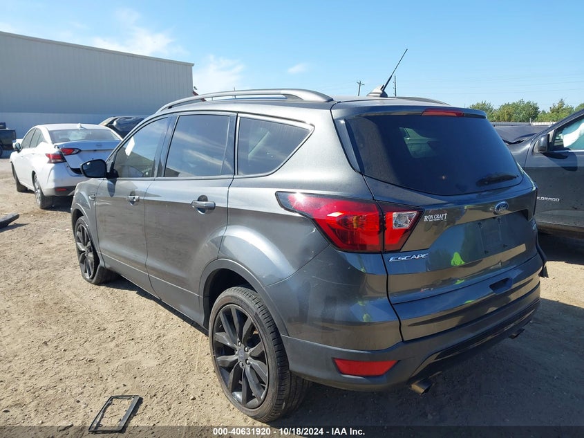 VIN 1FMCU0GD0KUA41133 2019 FORD ESCAPE SE