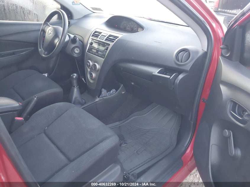 2010 TOYOTA YARIS VIN: JTDBT4K30A1365921