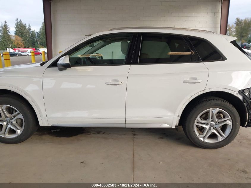 2018 Audi Q5 Premium VIN: WA1ANAFY2J2205313 Lot: 40632583