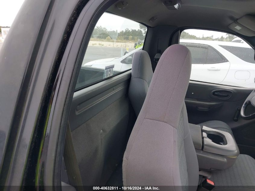 2002 Ford F-150 Xl/Xlt VIN: 1FTRF17282KA89908 Lot: 40632811