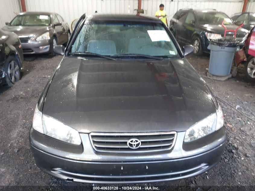 2001 Toyota Camry Le VIN: 4T1BG22K41U805990 Lot: 40633128