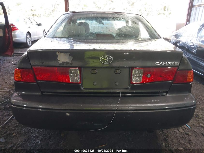 2001 Toyota Camry Le VIN: 4T1BG22K41U805990 Lot: 40633128