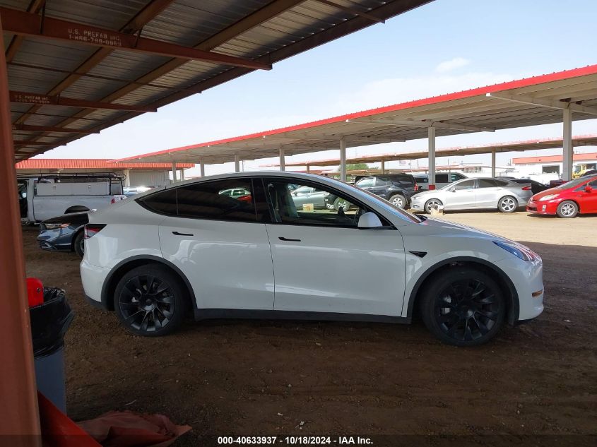 2022 Tesla Model Y Long Range Dual Motor All-Wheel Drive VIN: 7SAYGAEE1NF559805 Lot: 40633937