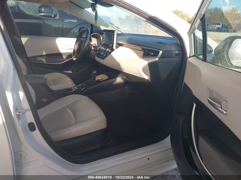 VIN 5YFFPMAE4MP238002 2021 TOYOTA COROLLA XLE