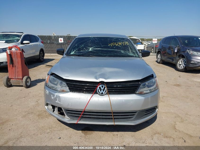 2014 Volkswagen Jetta 2.0L S VIN: 3VW2K7AJ7EM301157 Lot: 40634358