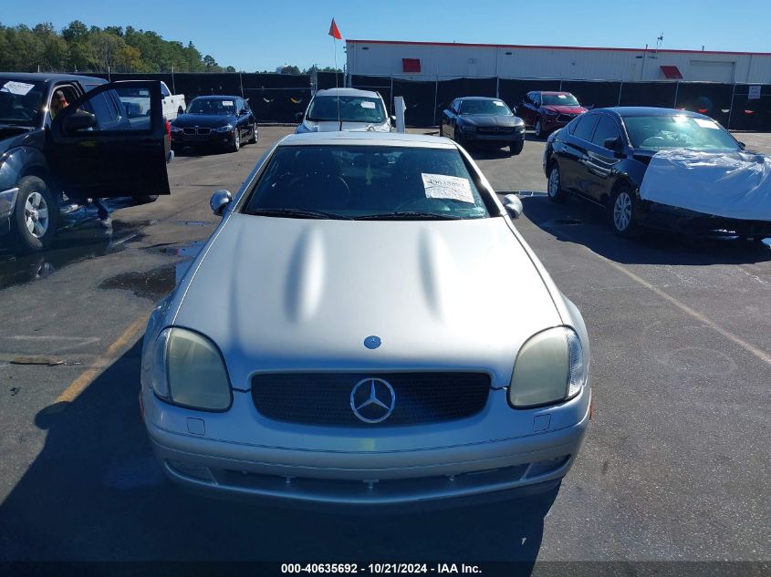 1999 Mercedes-Benz Slk 230 Kompressor VIN: WDBKK47F5XF130494 Lot: 40635692