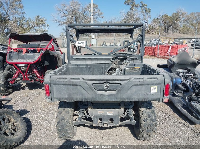 2017 Can-Am Defender Hd10/Hd10 Dps VIN: 3JBUGAP43HK000304 Lot: 40636089