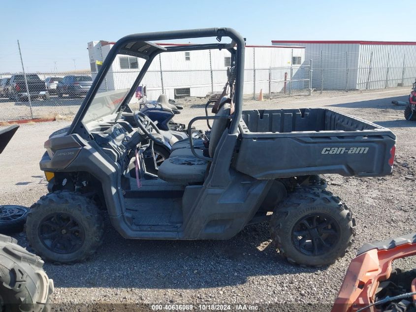 2017 Can-Am Defender Hd10/Hd10 Dps VIN: 3JBUGAP43HK000304 Lot: 40636089