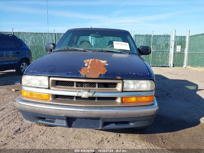 2001 Chevrolet S-10 Ls VIN: 1GCCS19W518180695 Lot: 40636564