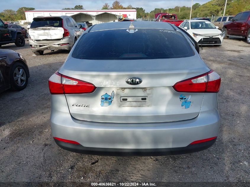 VIN KNAFX4A6XG5592758 2016 KIA Forte, LX no.16