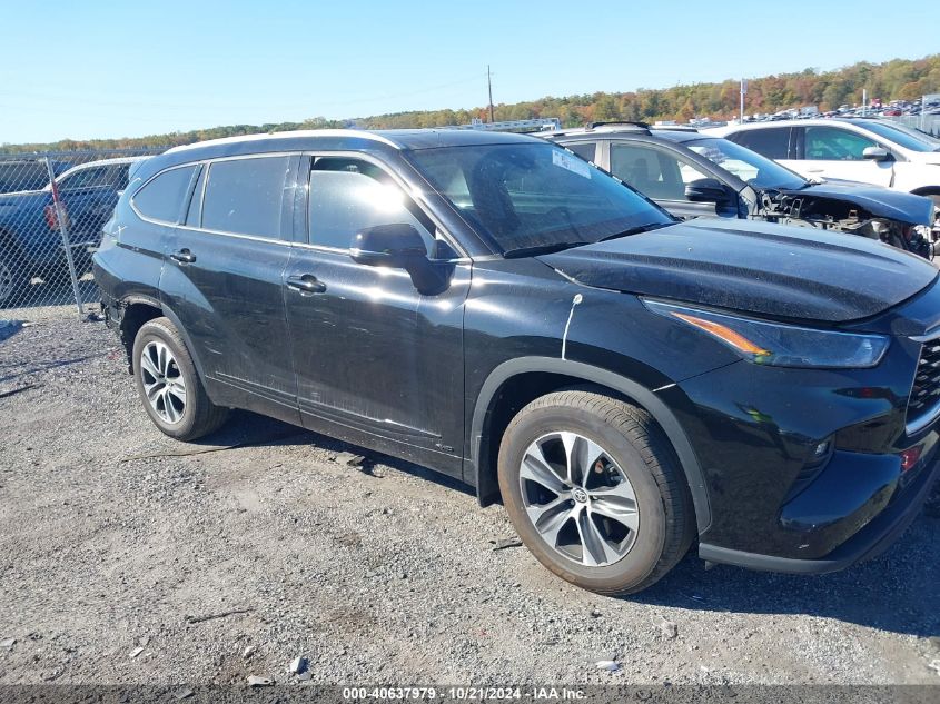 2022 Toyota Highlander Hybrid Xle/Hybrid Bronze Edition VIN: 5TDGBRCH8NS556558 Lot: 40637979