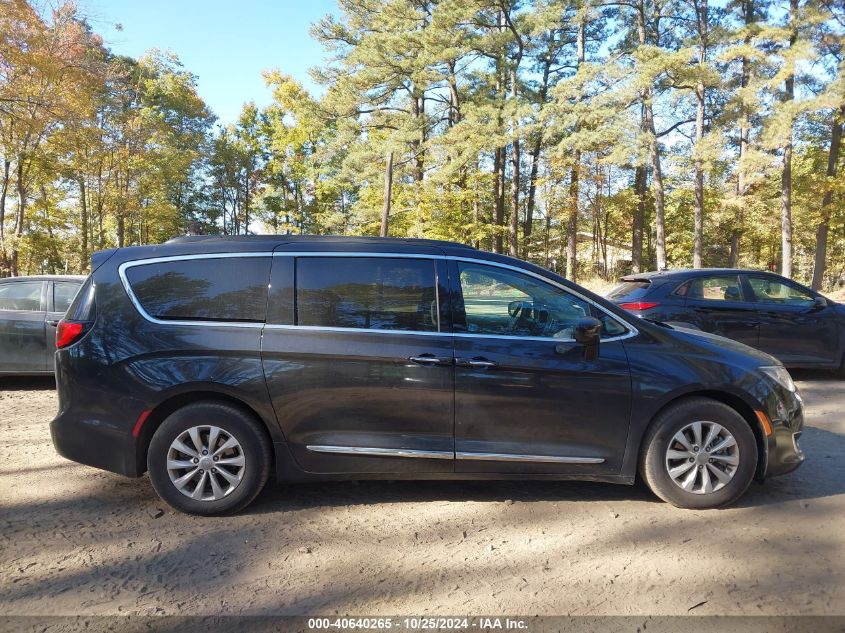 2017 Chrysler Pacifica Touring-L VIN: 2C4RC1BG8HR788025 Lot: 40640265