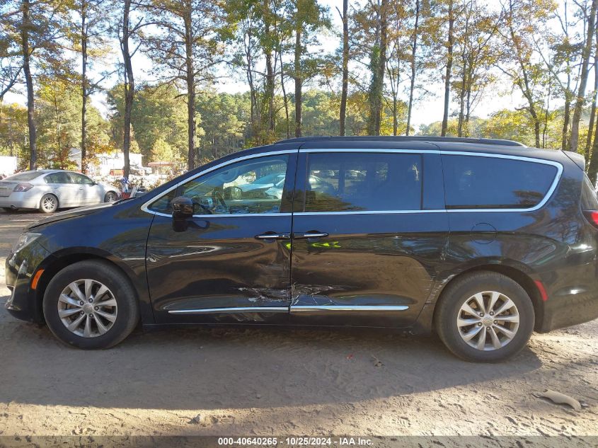 2017 Chrysler Pacifica Touring-L VIN: 2C4RC1BG8HR788025 Lot: 40640265