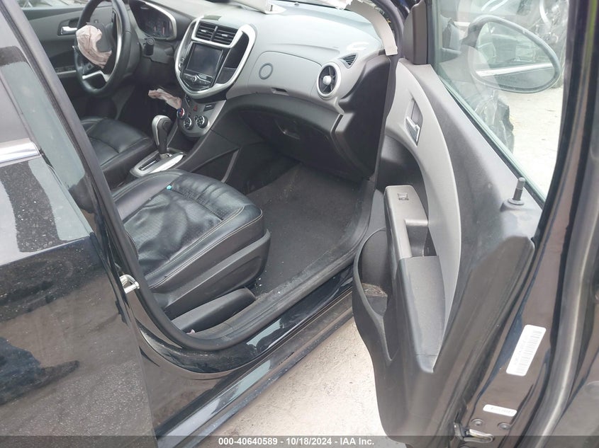 2019 CHEVROLET SONIC VIN: 1G1JF5SB1K4124829