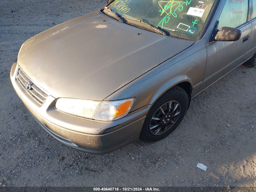 2000 Toyota Camry Ce VIN: 4T1BG22K5YU680797 Lot: 40640716