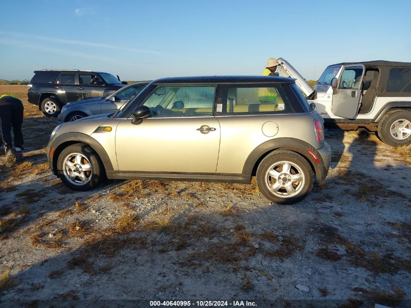 2007 MINI COOPER VIN: WMWMF33587TU60750
