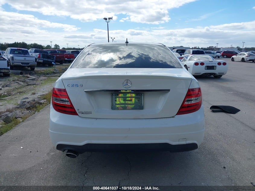 2014 MERCEDES-BENZ C 250 LUXURY/SPORT - WDDGF4HB6EG226896