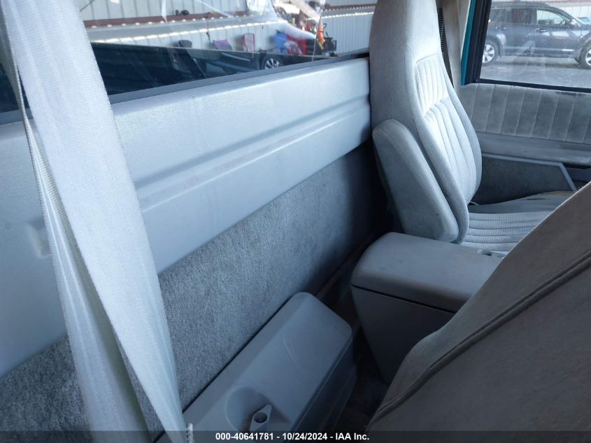 1993 Chevrolet Gmt-400 K1500 VIN: 1GCEK14K3PZ197849 Lot: 40641781