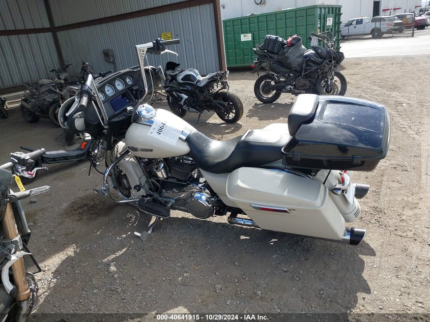 VIN 1HD1KBC24NB601185 2022 HARLEY-DAVIDSON FLHX
