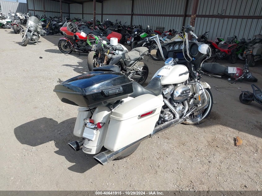 VIN 1HD1KBC24NB601185 2022 HARLEY-DAVIDSON FLHX