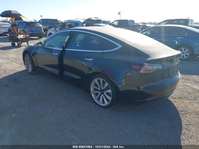 Vin: 5yj3e1ea2jf042792, lot: 41131129, tesla model 3 long range/mid range 20183