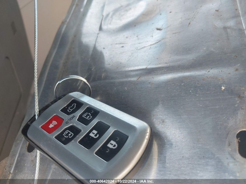 2017 TOYOTA SIENNA XLE PREMIUM 8 PASSENGER - 5TDYZ3DC8HS854239