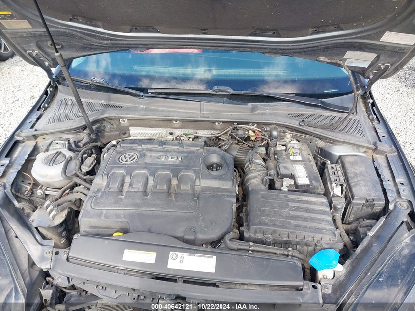 2015 VOLKSWAGEN GOLF SPORTWAGEN TDI S 4-DOOR - 3VWCA7AU1FM506704