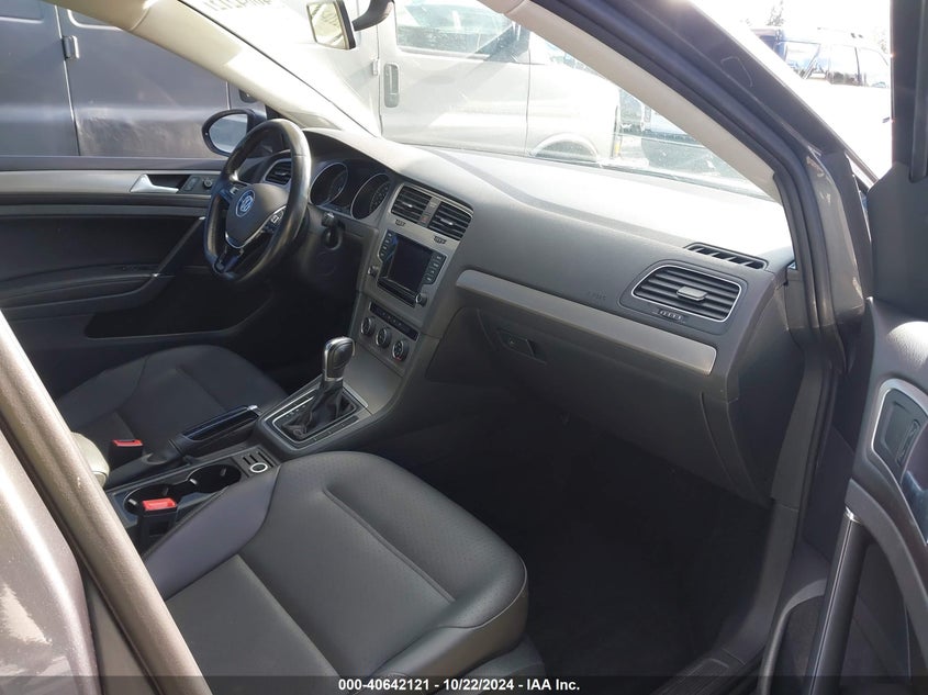 2015 VOLKSWAGEN GOLF SPORTWAGEN TDI S 4-DOOR - 3VWCA7AU1FM506704