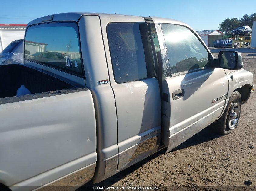 2000 Dodge Ram 1500 VIN: 1B7HC13ZXYJ113695 Lot: 40642134