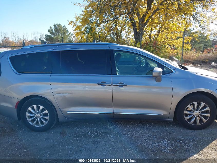 2018 Chrysler Pacifica Touring L VIN: 2C4RC1BG9JR227645 Lot: 40643833